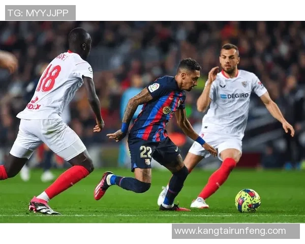 1819赛季国王杯经典对决巴萨与皇马的巅峰对决回顾与分析 1819赛季国王杯经典对决巴萨与皇马的巅峰对决回顾与分析