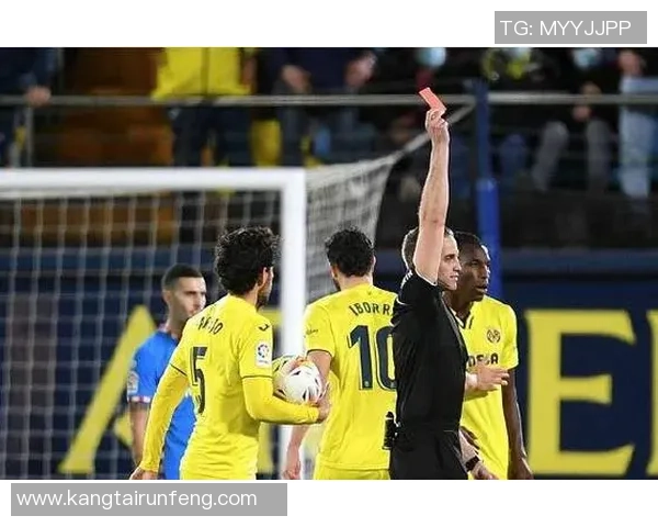 塞维利亚与黄色潜水艇激战在即谁能在西甲赛场上笑到最后